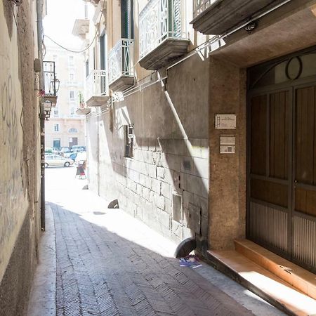 Casa Vacanza "Al Vicolo Delle Colonne" Salerno Exteriér fotografie