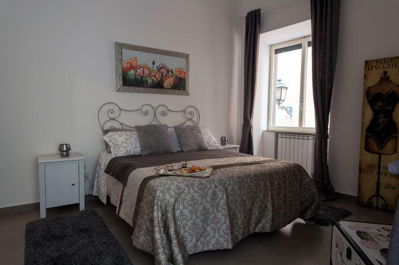 Casa Vacanza "Al Vicolo Delle Colonne" Salerno Exteriér fotografie