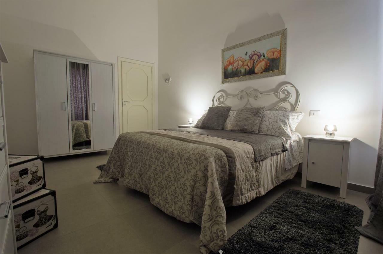 Casa Vacanza "Al Vicolo Delle Colonne" Salerno Exteriér fotografie