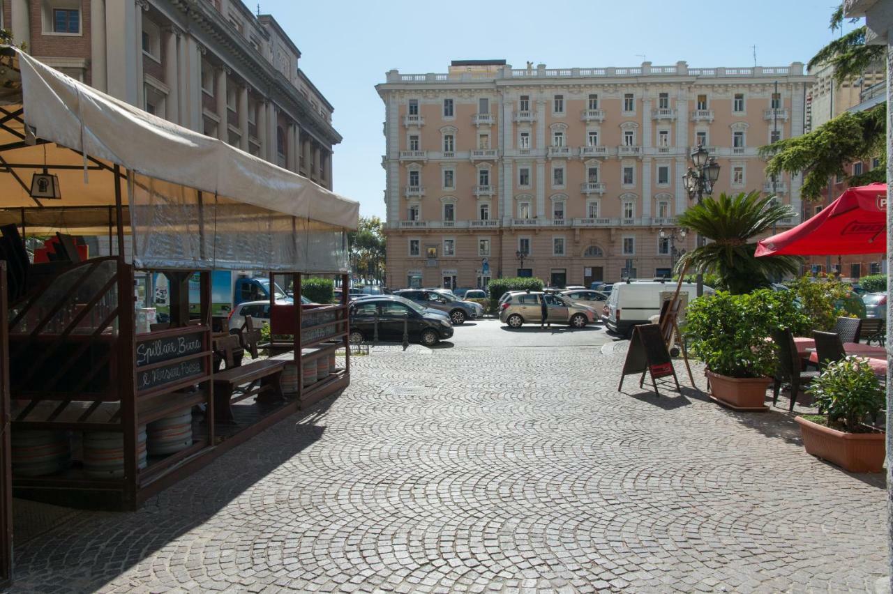 Casa Vacanza "Al Vicolo Delle Colonne" Salerno Exteriér fotografie