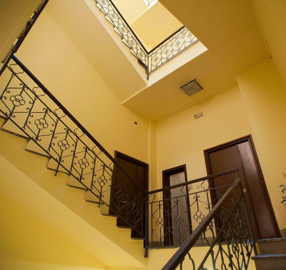 Casa Vacanza "Al Vicolo Delle Colonne" Salerno Exteriér fotografie