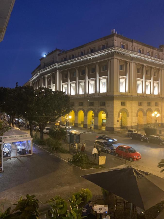 Casa Vacanza "Al Vicolo Delle Colonne" Salerno Exteriér fotografie